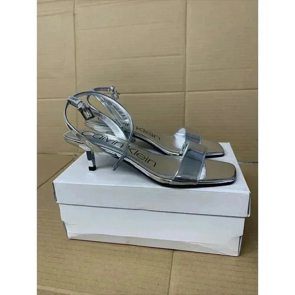 1009. NEW! calvin klein shoes-Silver- Us 8 women - Picture 3 of 4